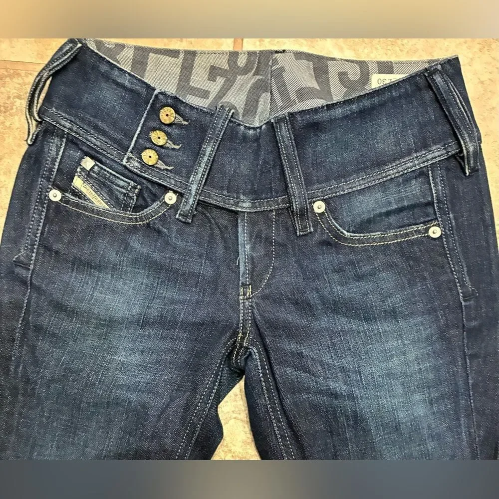 Diesel Cherock Low Rise Bootcut Jeans 24x30 Stretch Like New